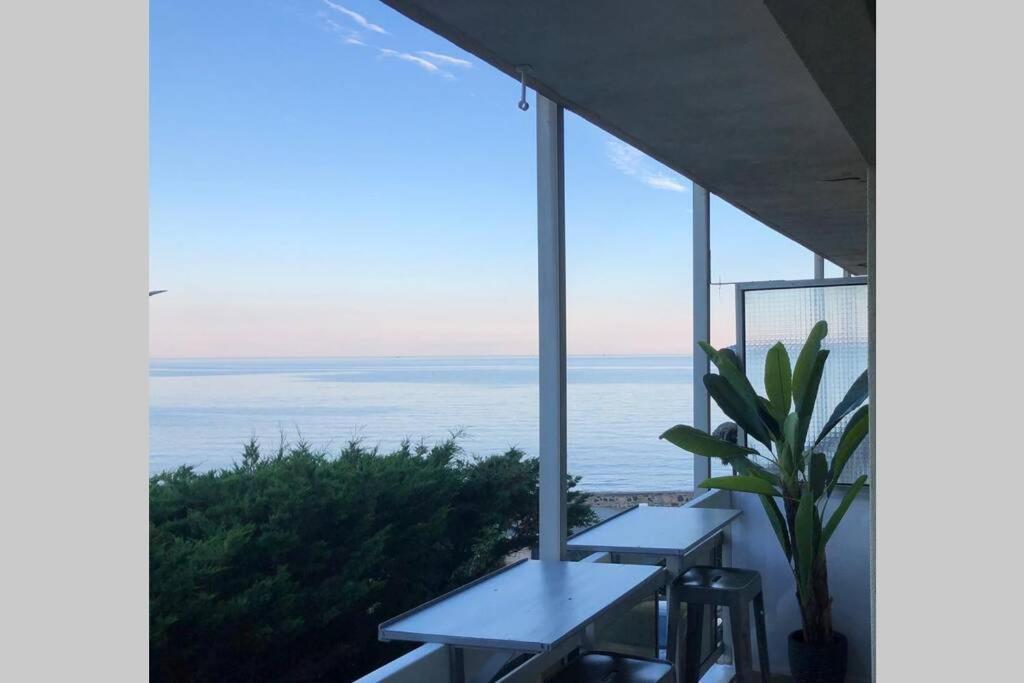 Charmant Studio Avec Terrasse Vue Mer A 50 M Сен Максим Екстериор снимка