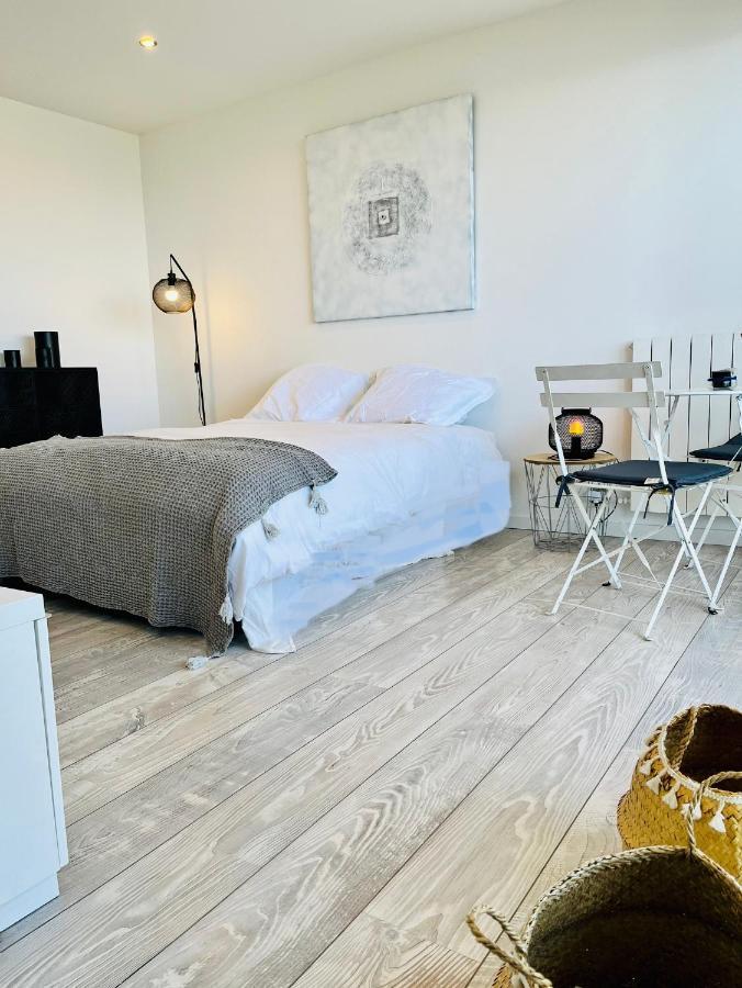 Charmant Studio Avec Terrasse Vue Mer A 50 M Сен Максим Екстериор снимка